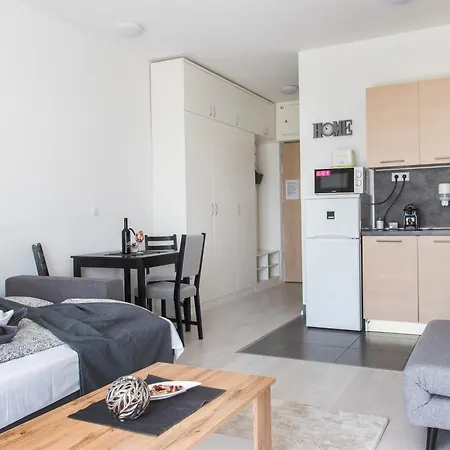Appartement Corvin Gem With Parking