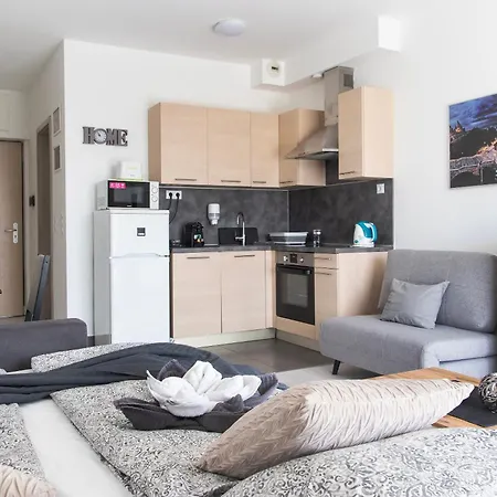 Appartement Corvin Gem With Parking *